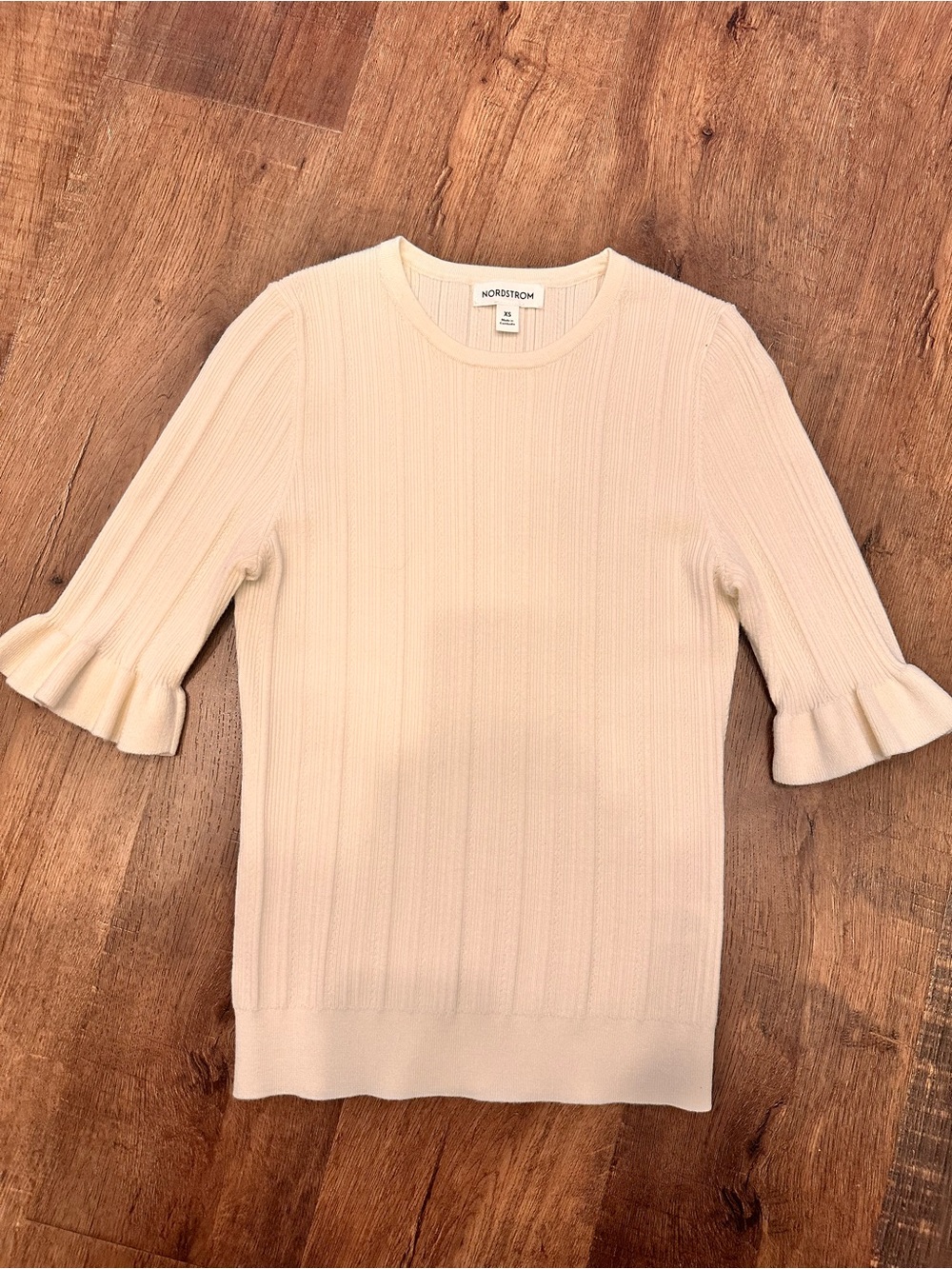 Nordstrom Cream Ribbed Short Sleeve sweater Knit Top with Ruffle Cuffs size XS